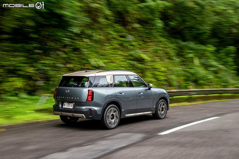 MINI Countryman C 試駕｜不再迷你，卻能討更多人歡心！