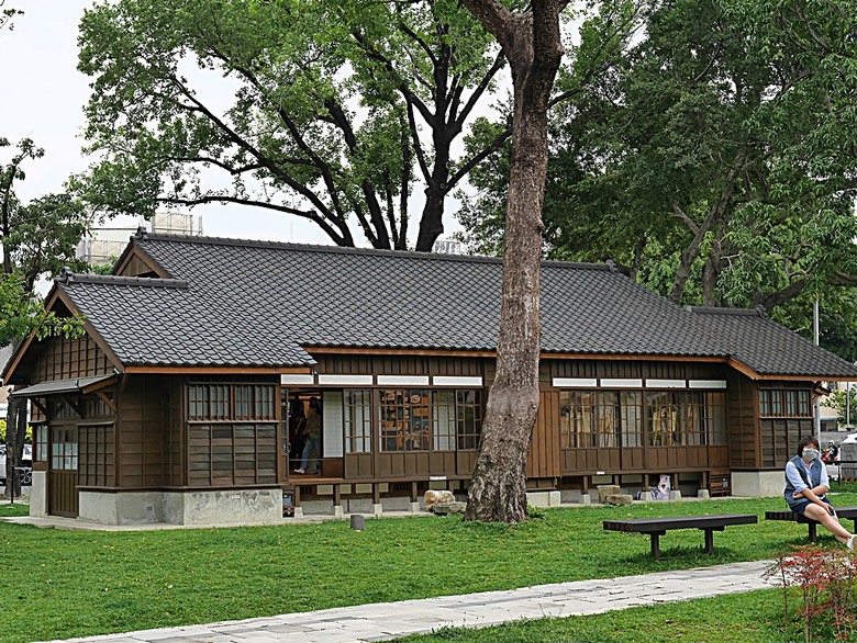國家漫畫博物館籌備處【臺中刑務所演武場、典獄官舍、浴場、官舍群】 — 2024清明連假之臺中市區內一方綠意與懷舊日式宿舍散策