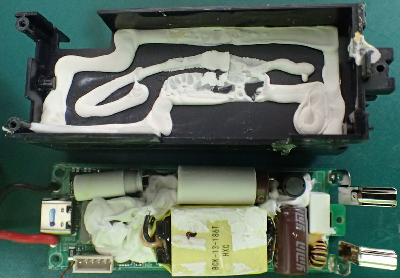 IDMIX MR CHARGER CH10 Chill豆腐 30W雙模行動電源開箱