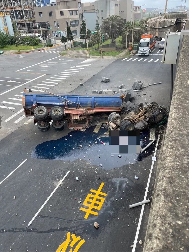 台61西濱高架，砂石車墜落，司機不治