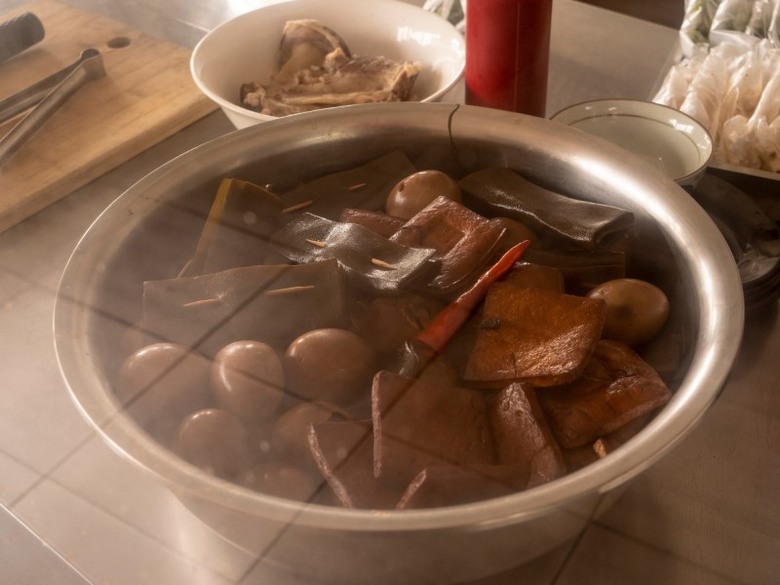 清水必吃人氣麵館！清燉牛肉麵、鮮蝦抄手頂級美味無法擋！