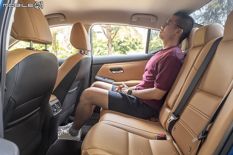 Nissan 小改款 Sentra 試駕｜Level 2、Auto Hold、大螢幕都上了，新好男人變得更體貼！