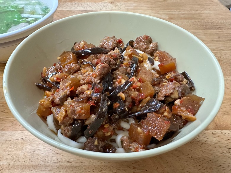 點我看大圖 高雄前鎮|陳師父川辣麵_近好市多獨特口味麵食館