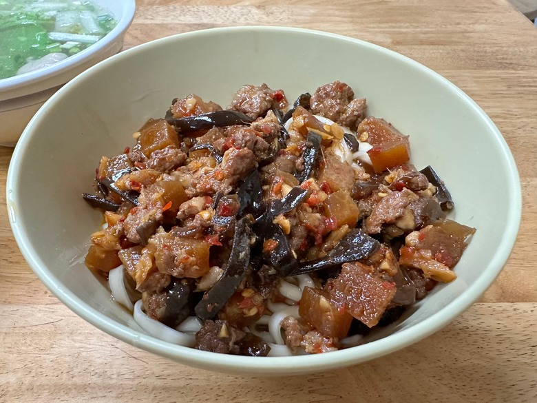 高雄前鎮｜陳師父川辣麵＿近好市多獨特口味麵食館