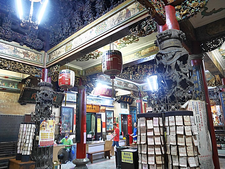 新營鐵道文化園區、弎弌和茗園、阿桐鹽水意麵、鹽水庇護宮、八角樓、銀峰冰果室、修德拜亭廣場、王爺廟巷、永成戲院 — 2024清明連假之新營賞火車、日式老宅內品茗,月津港夜間散策