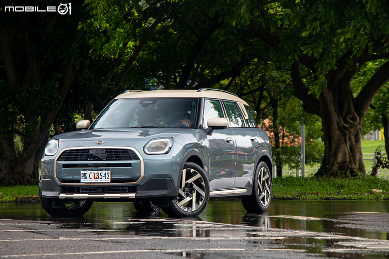 MINI Countryman C 試駕｜不再迷你，卻能討更多人歡心！