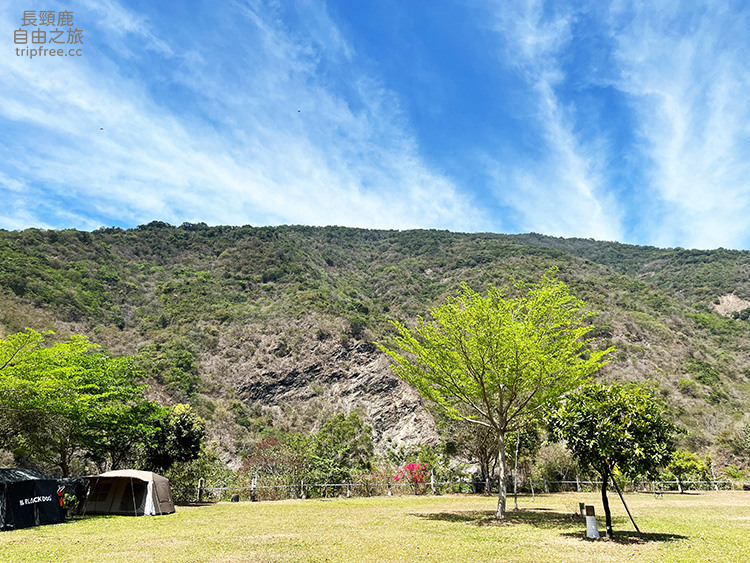 河谷群山環繞的孤島露營地，深山原始風貌