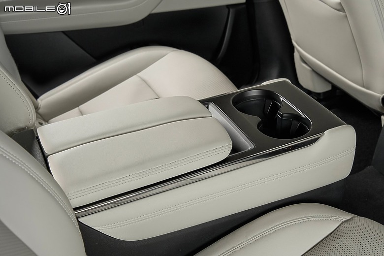 【海外新訊】長軸三排座、尺碼略小於CX-90，Mazda CX-80歐洲亮相！