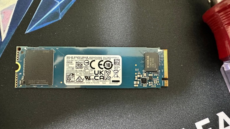 ThinkPad T14s Gen4 該選Intel or AMD?