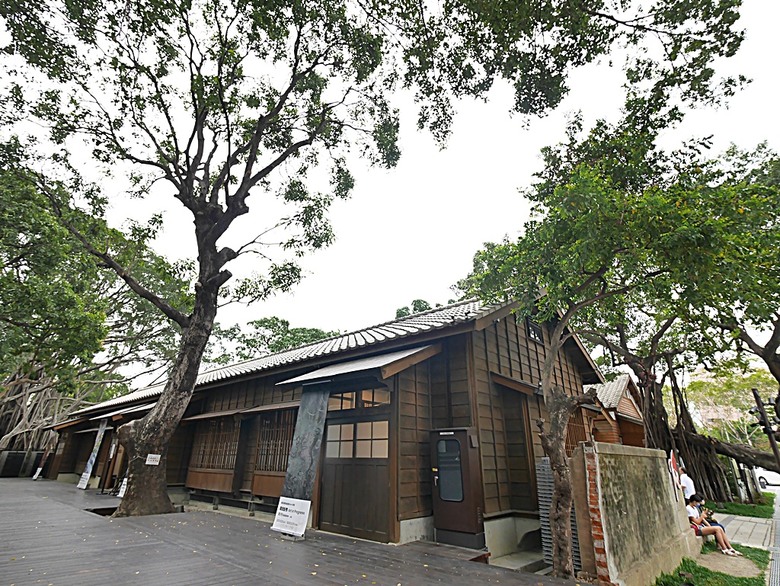 國家漫畫博物館籌備處【臺中刑務所演武場、典獄官舍、浴場、官舍群】 — 2024清明連假之臺中市區內一方綠意與懷舊日式宿舍散策