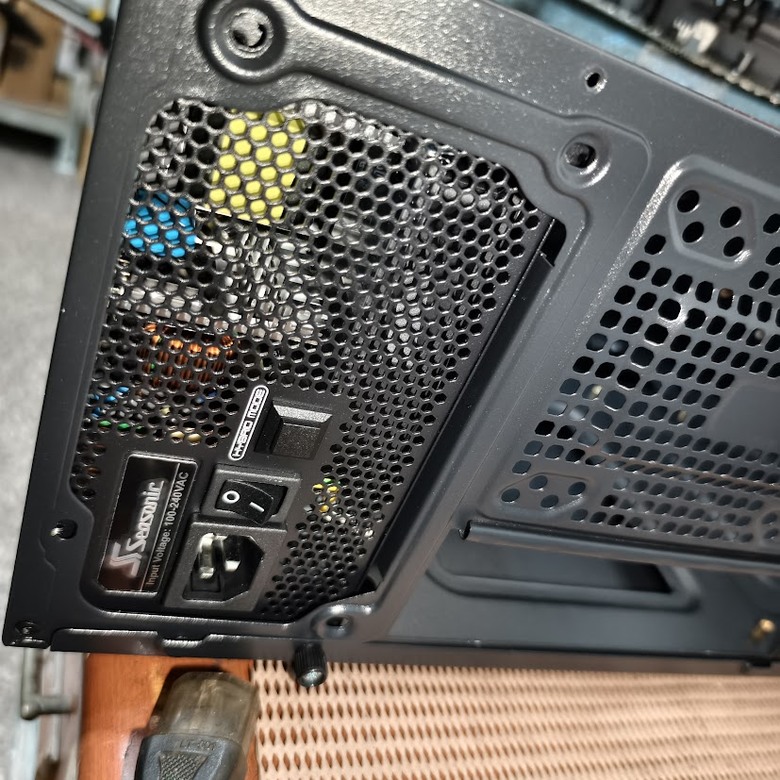 華碩B760M-E DDR4 主機板 及I3-14代 海韻電源 WIN11 專業版怪現象 簡單小記錄