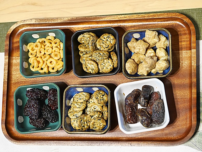 新營鐵道文化園區、弎弌和茗園、阿桐鹽水意麵、鹽水庇護宮、八角樓、銀峰冰果室、修德拜亭廣場、王爺廟巷、永成戲院 — 2024清明連假之新營賞火車、日式老宅內品茗,月津港夜間散策
