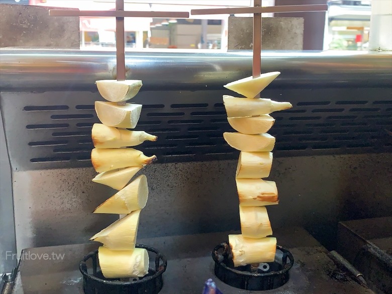 點我看大圖 限定醬烤筊白筍,脆甜可口,醬烤玉米很Q也很涮嘴