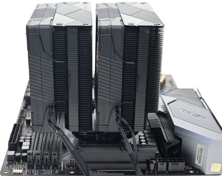 點我看大圖 Thermalright索摩樂Phantom Spirit 120 EVO散熱器開箱