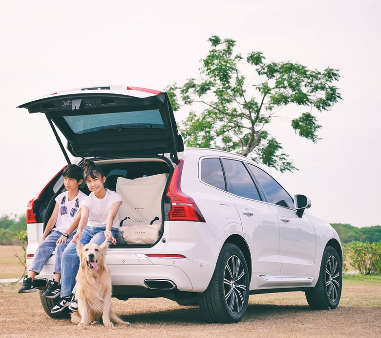 VOLVO 露營新品開箱，與小孩和毛孩的愜意午後✨