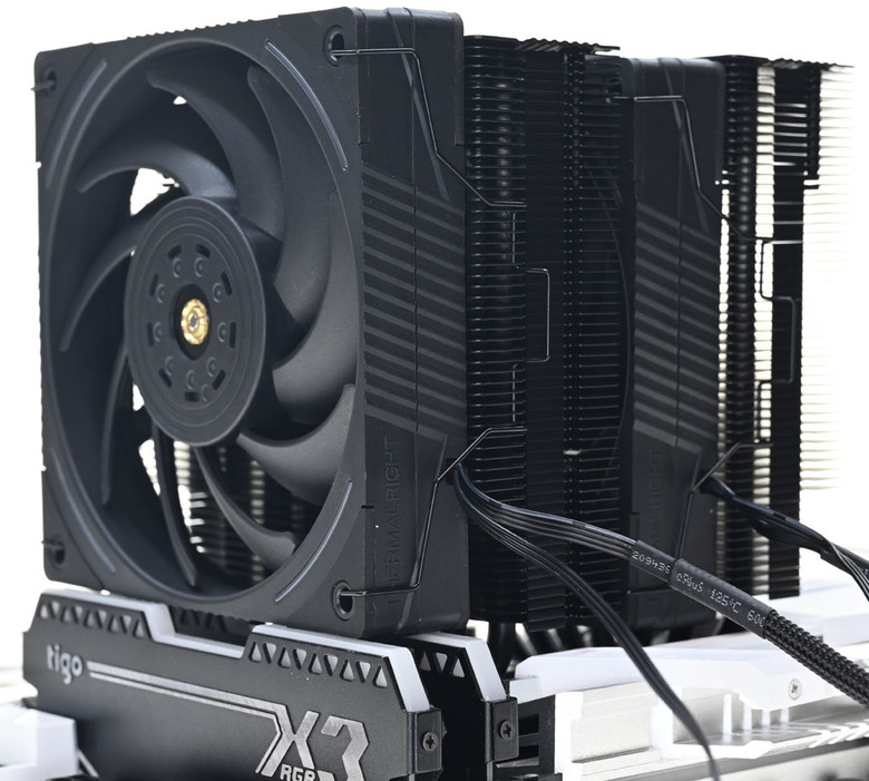 點我看大圖 Thermalright索摩樂Phantom Spirit 120 EVO散熱器開箱