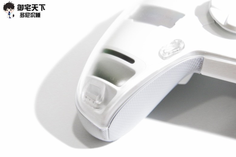 開箱｜【信星科技】飛智 FLYDIGI 八爪魚 4 - 遊戲手把工藝再起，可說外觀設計、扳機按鍵、軟體功能大成之作！
