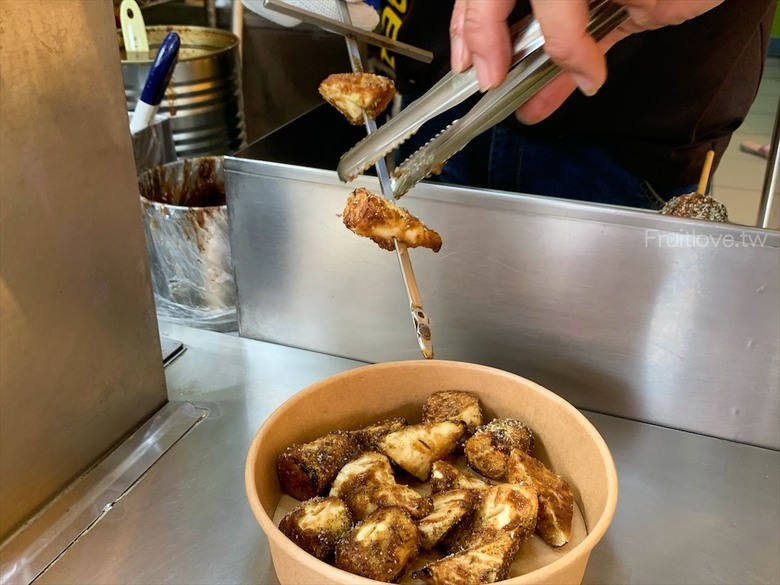 點我看大圖 限定醬烤筊白筍,脆甜可口,醬烤玉米很Q也很涮嘴