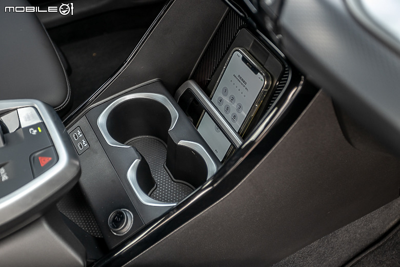 BMW 大改款 X2 20i / M35i 澎湖試駕|維持經典的大膽創新,走出自己的潮路線!