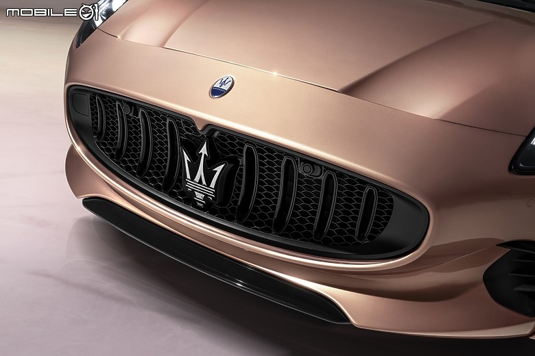 【海外新訊】Maserati 首款純電敞篷跑車「GranCabrio Folgore」誕生，零百加速 2.8 秒極速可達 290 km/h！