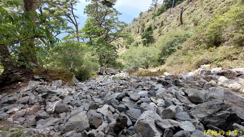 挑戰陡陡刺激石瀑 攻頂 玉山前峰 必經之路