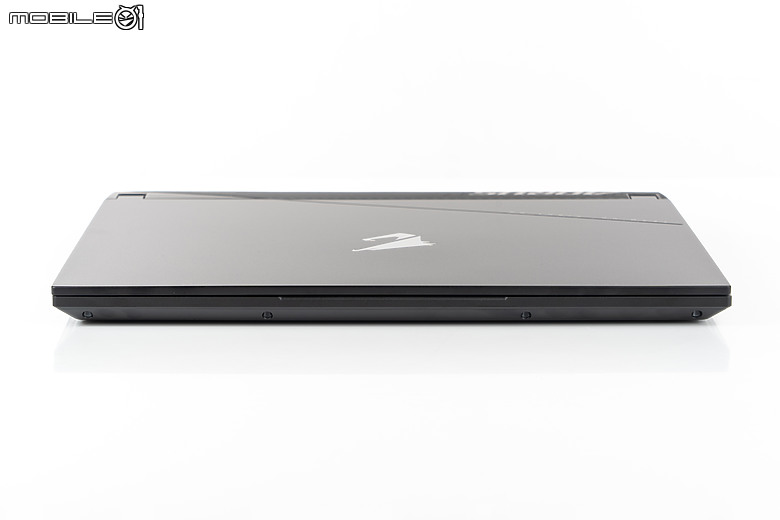 GIGABYTE AORUS 15 (2024) 測試報告｜兼具 AI 與電競效能的親民之選！