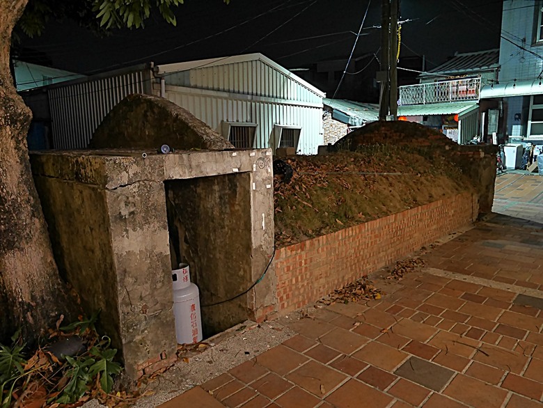 新營鐵道文化園區、弎弌和茗園、阿桐鹽水意麵、鹽水庇護宮、八角樓、銀峰冰果室、修德拜亭廣場、王爺廟巷、永成戲院 — 2024清明連假之新營賞火車、日式老宅內品茗,月津港夜間散策