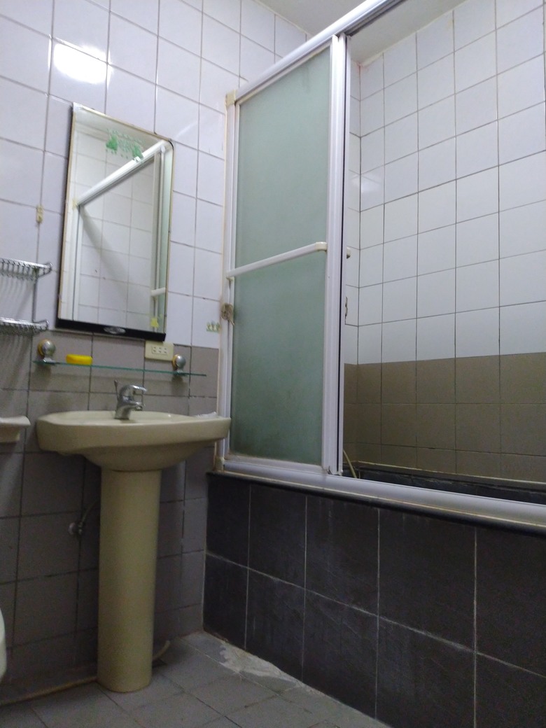 【開箱】台北老屋翻新，31坪SPC石塑地板案例