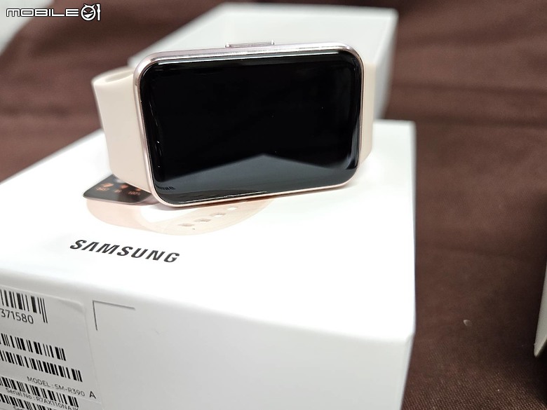 Samsung Galaxy Fit3智慧手環 穿搭 運動 睡眠一起動起來