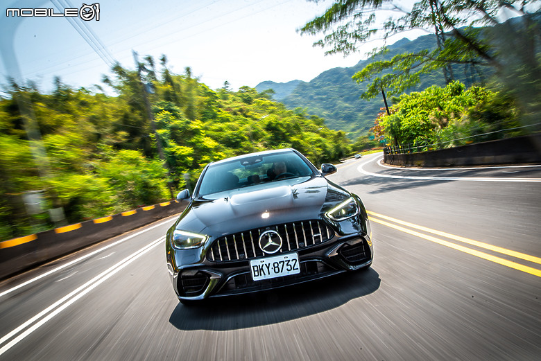 Mercedes-AMG C 63 S E Performance道路試駕篇｜可純電代步，也可以強大性能吞噬路面！