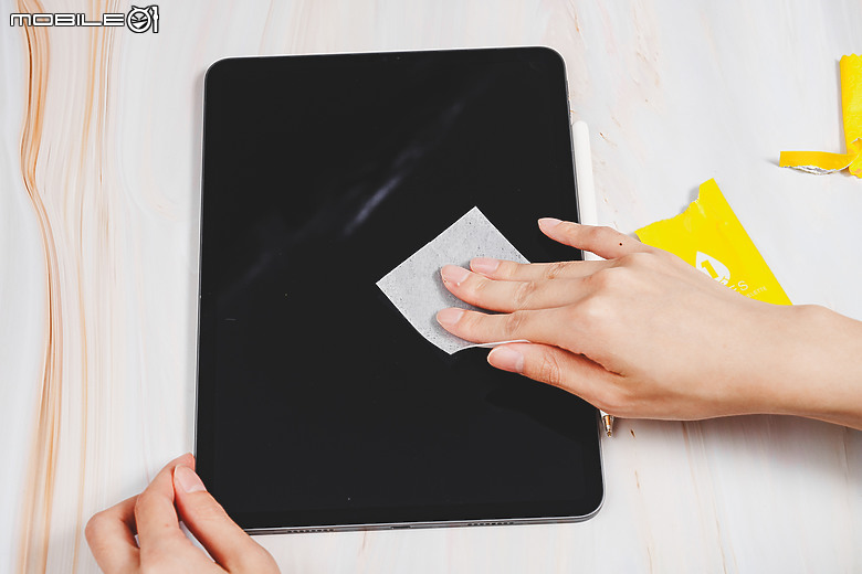 點我看大圖 AHAStyle iPad 類紙膜推薦開箱實測 – 兼具繪圖與追劇的實用配件完整介紹
