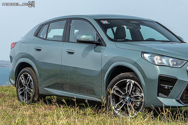 BMW 大改款 X2 20i / M35i 澎湖試駕|維持經典的大膽創新,走出自己的潮路線!