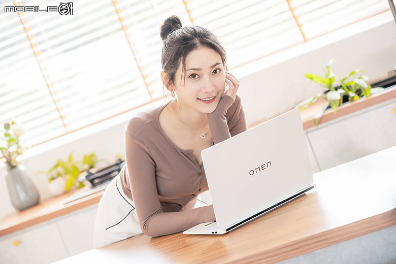 HP OMEN Transcend 14 測試報告|風格標新立異的輕薄電競生力軍!
