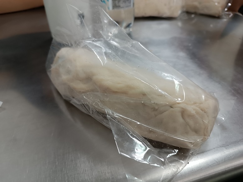 新營鐵道文化園區、弎弌和茗園、阿桐鹽水意麵、鹽水庇護宮、八角樓、銀峰冰果室、修德拜亭廣場、王爺廟巷、永成戲院 — 2024清明連假之新營賞火車、日式老宅內品茗,月津港夜間散策