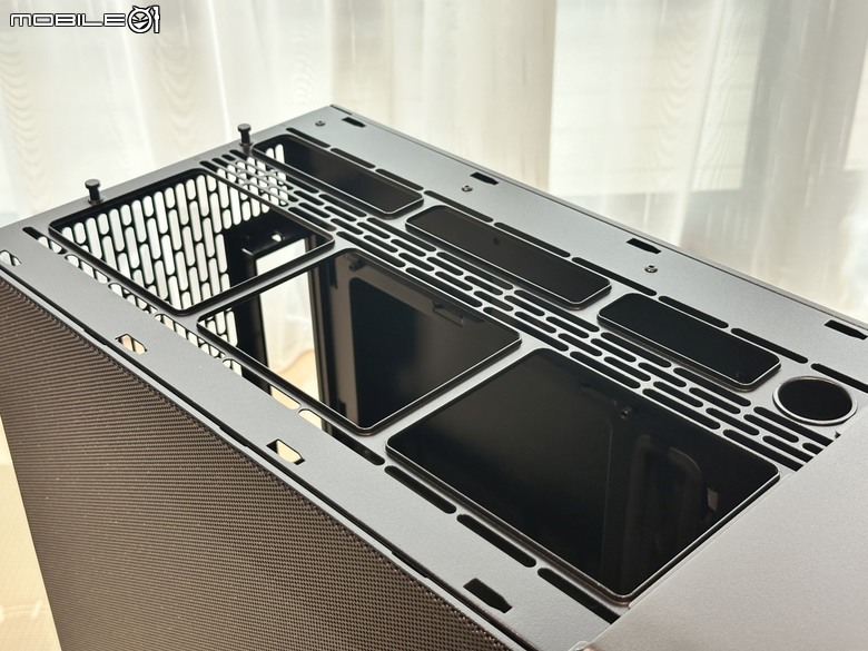 不只是放大!Fractal Design North XL 機殼