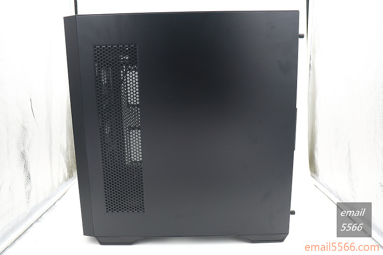 點我看大圖 COUGAR Uniface RGB中塔機殼 開箱-水冷支援/高效通風系統