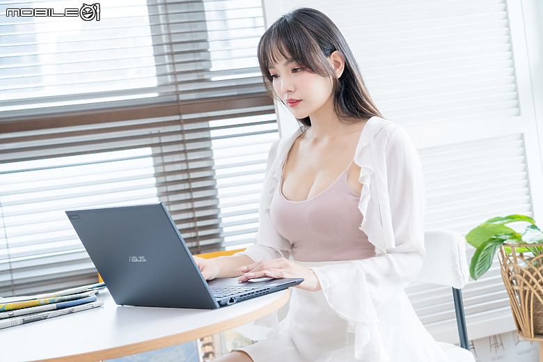 ASUS ExpertBook B5 (B5404) 測試報告|AI 加持的全方位商務能手!