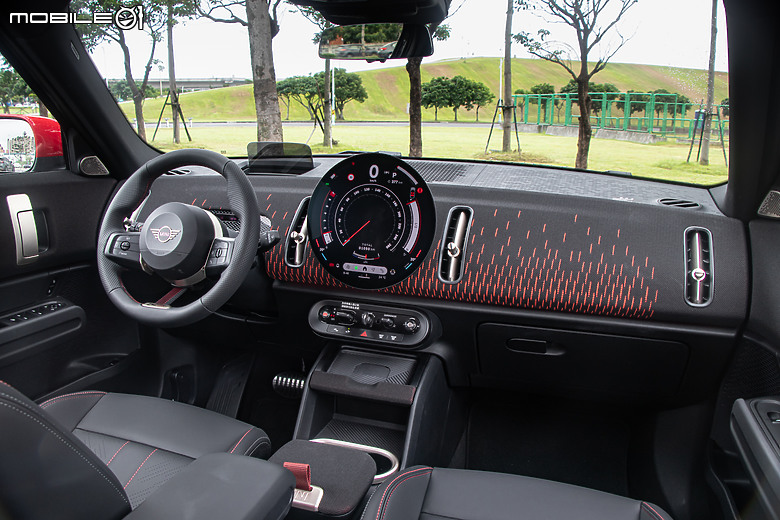 MINI JCW Countryman All4 試駕｜讓成家立業的你永遠不失玩心！