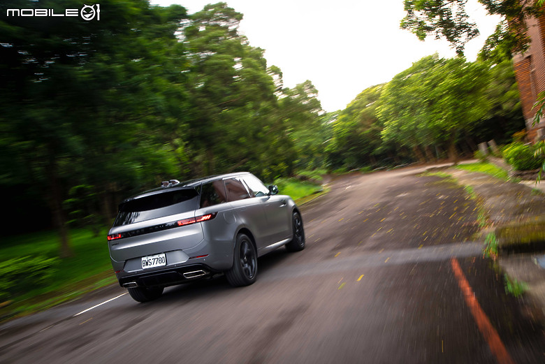 Range Rover Sport P400 Dynamic SE新年式試駕|內在微幅更新,極簡魅力依舊無與倫比!