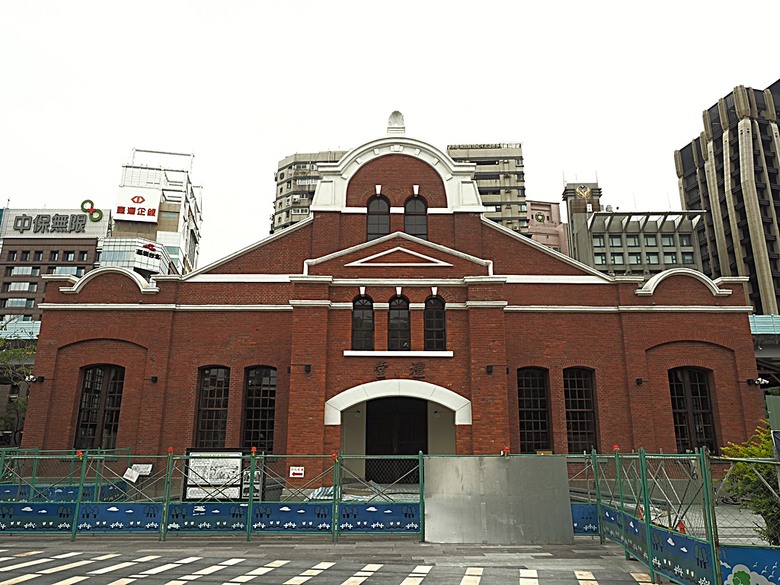 臺北府城北門、臺北郵局、撫臺街洋樓、博愛路街屋、三井舊倉庫、鐵道部廳舍與臺北工場 — 臺北建城140年登北門城樓與集章活動 & 週邊歷史景點巡禮