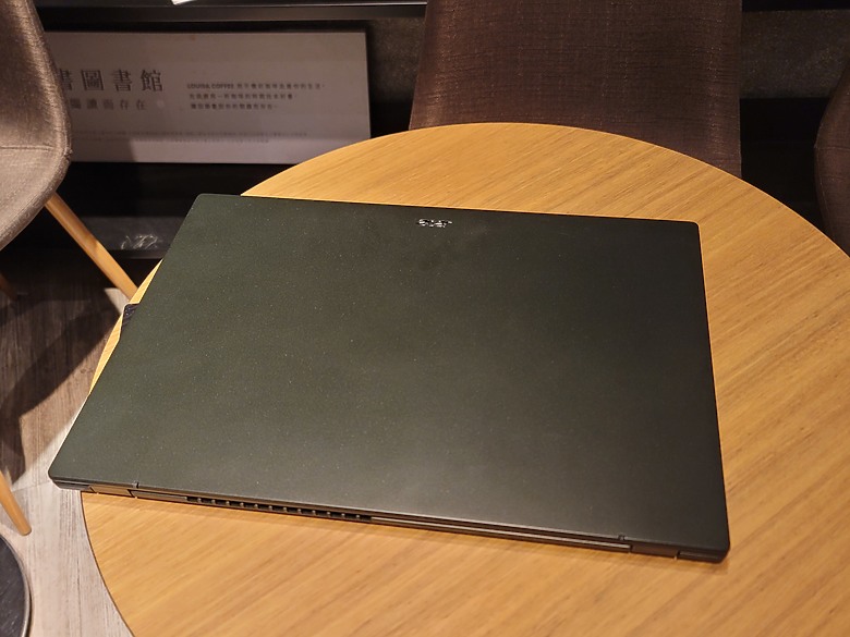 新夥伴簡單自介心得 Acer Swift Edge 16
