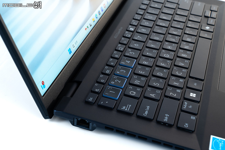 ASUS ExpertBook B5 (B5404) 測試報告｜AI 加持的全方位商務能手！