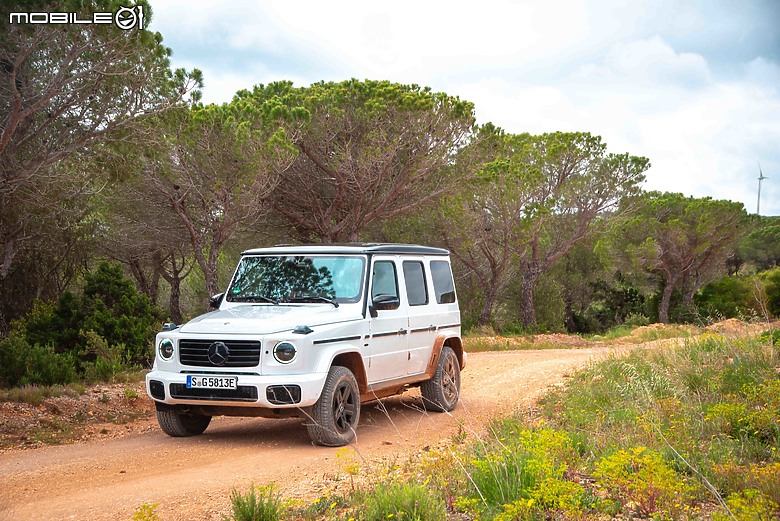 Mercedes-Benz大改款G-Class法國試駕|電動版顛覆傳統思維,越野、科技都充滿驚奇!