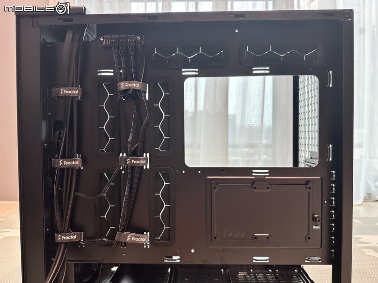 不只是放大!Fractal Design North XL 機殼