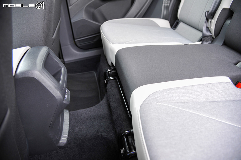Volkswagen T-Cross 小改款試駕|質感與功能升級、都會區的亮眼焦點!
