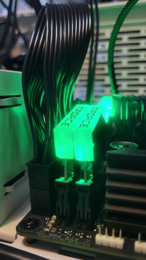 記憶體界的隱型戰鬥機 開箱十銓TeamGroup DELTA 炫光 RGB DDR5