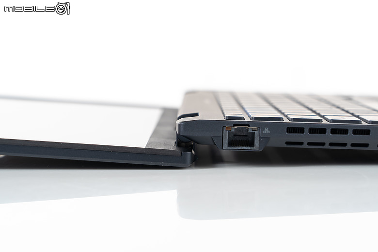 ASUS ExpertBook B5 (B5404) 測試報告｜AI 加持的全方位商務能手！