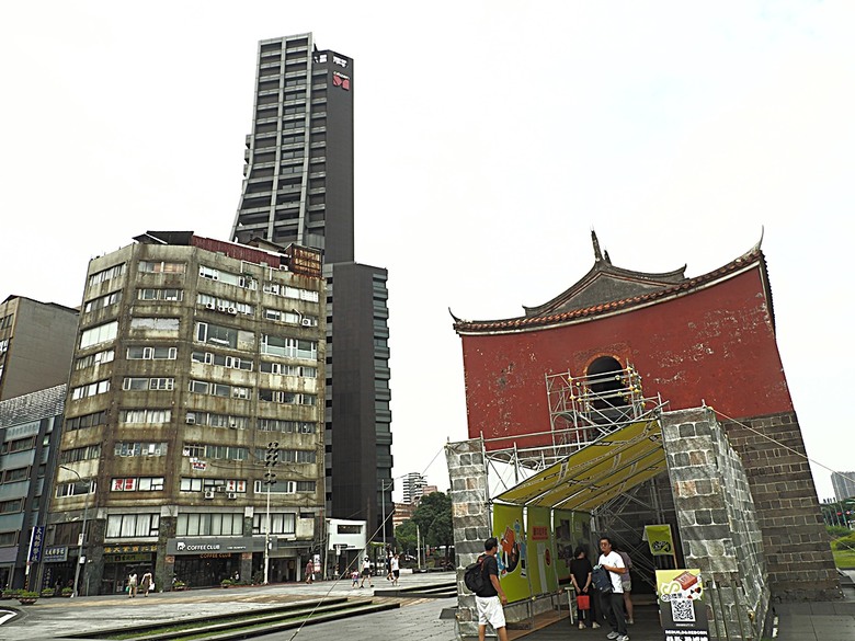 臺北府城北門、臺北郵局、撫臺街洋樓、博愛路街屋、三井舊倉庫、鐵道部廳舍與臺北工場 — 臺北建城140年登北門城樓與集章活動 & 週邊歷史景點巡禮