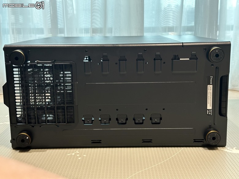 不只是放大!Fractal Design North XL 機殼