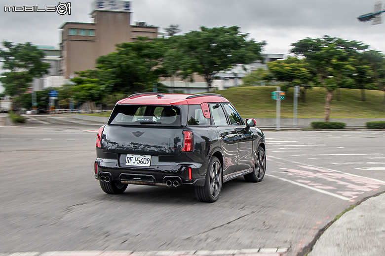 MINI JCW Countryman All4 試駕｜讓成家立業的你永遠不失玩心！